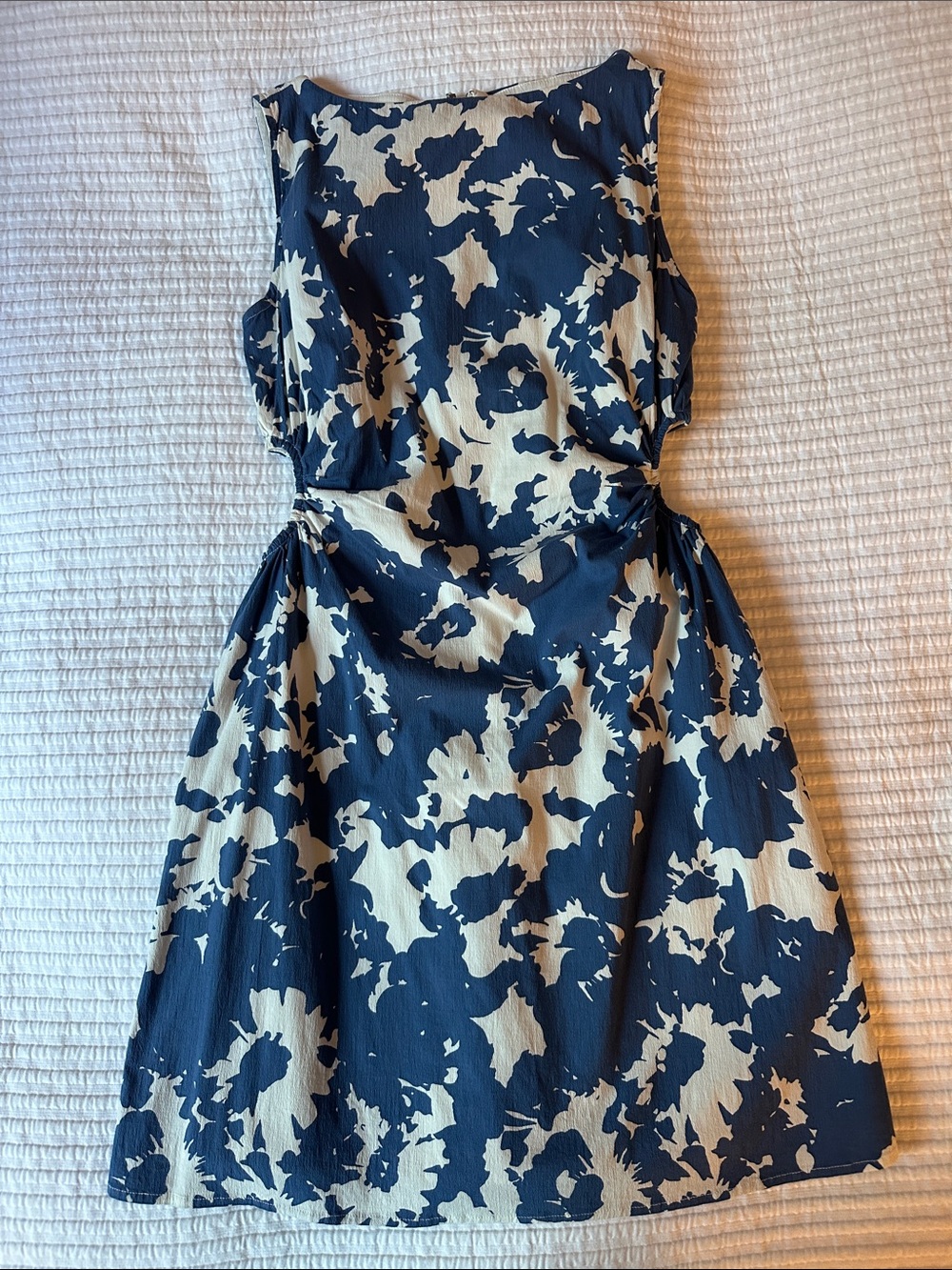 Abercrombie Women's Navy and Cream Print Sleeveless Dress w/ Cut Outs